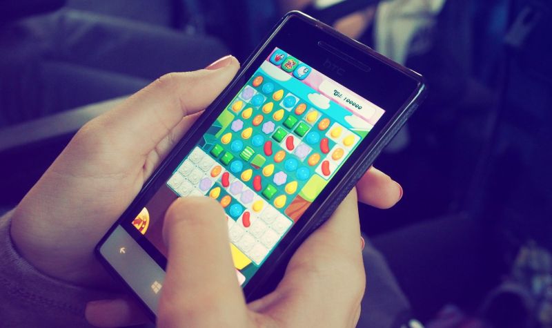 Non solo sostanze, alcol o fumo: le nuove dipendenze riguardano digitale e gioco d’azzardo